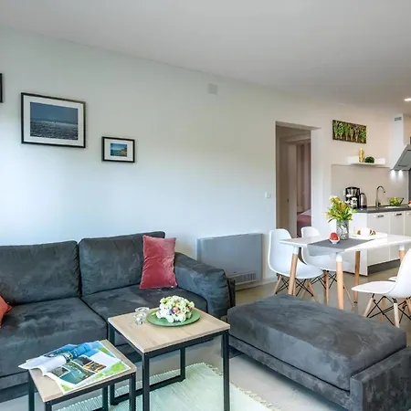 In Mit Privater Terrasse פולה