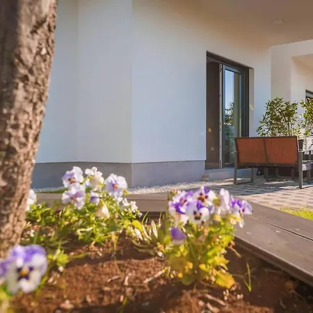 In Mit Privater Terrasse פולה