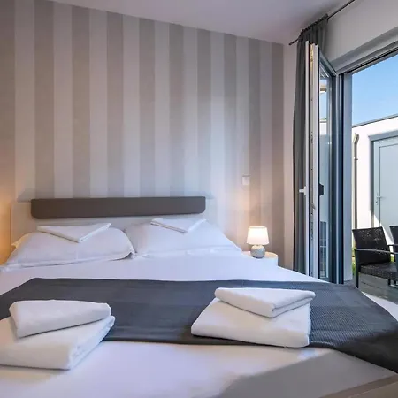 In Mit Privater Terrasse Apartament